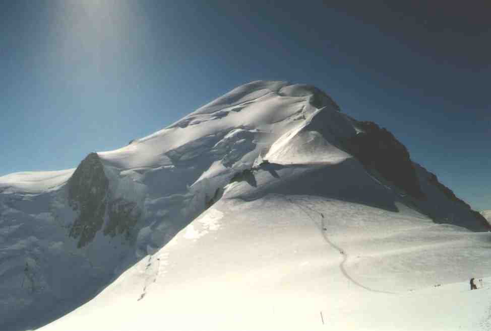 A Mont Blanc s a Vallot bivak